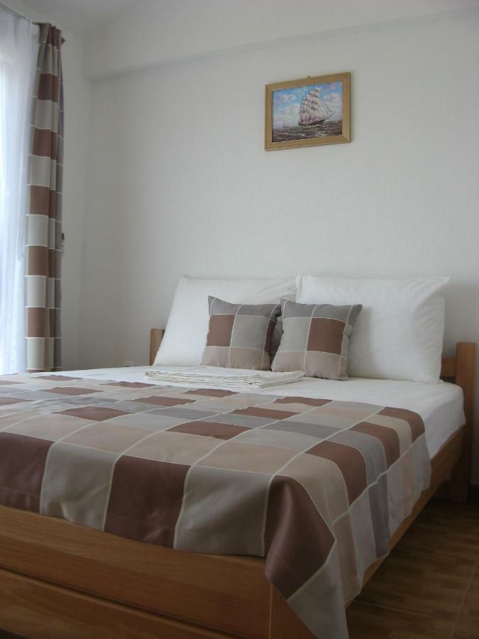Apartma Tina *