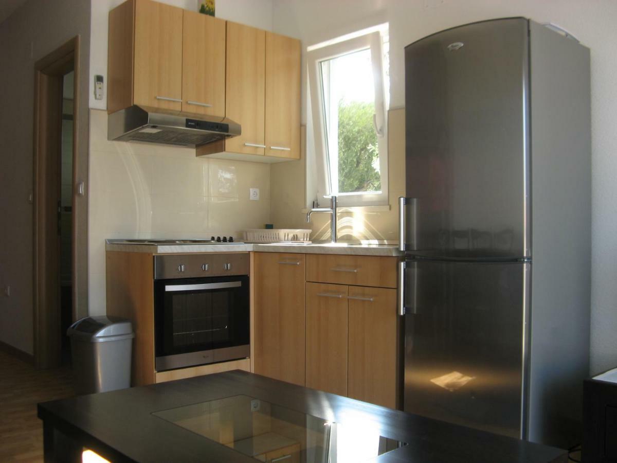 Apartma Tina Brist